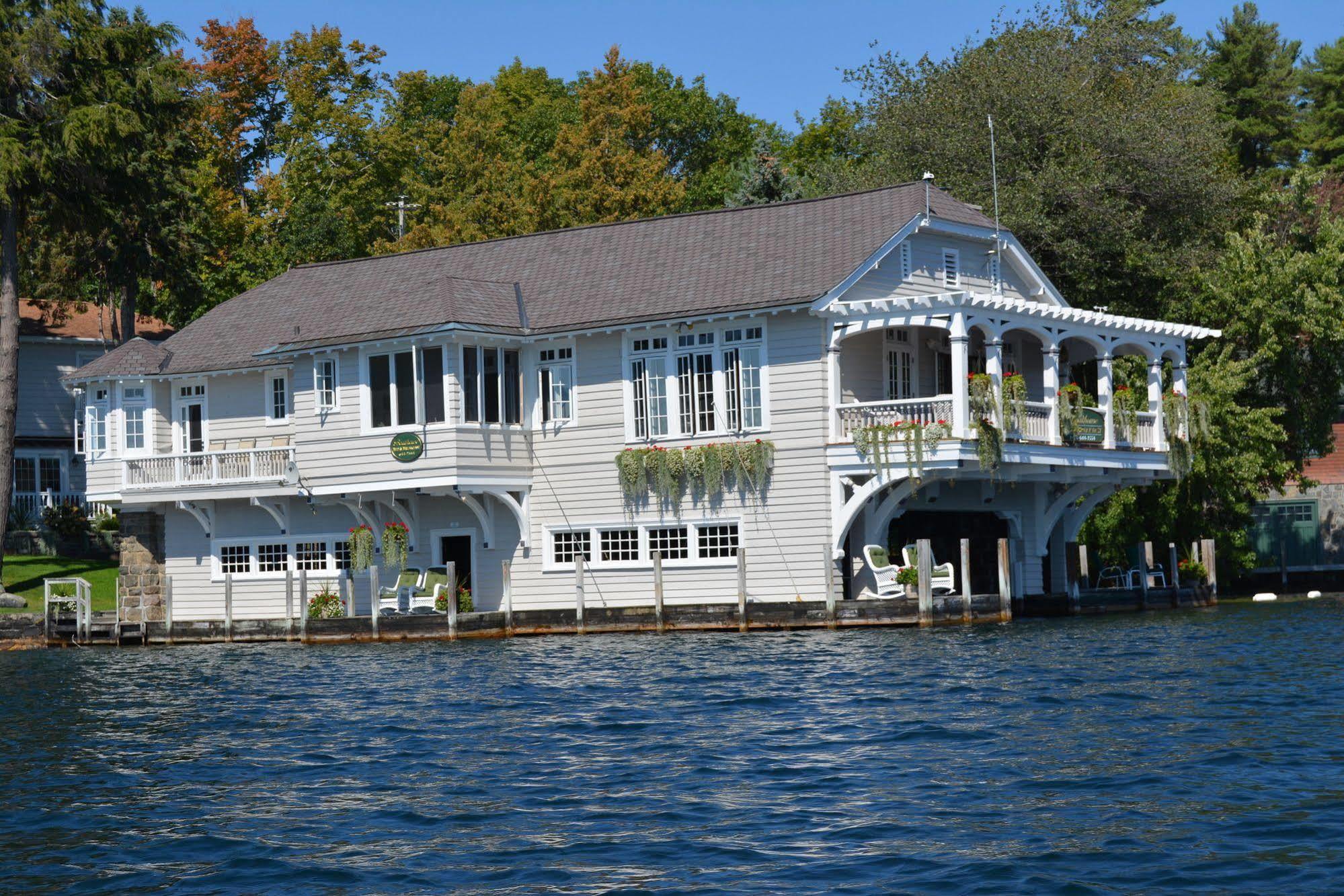 Lake George Boathouse Waterfront Lodging Bolton Landing Exterior photo